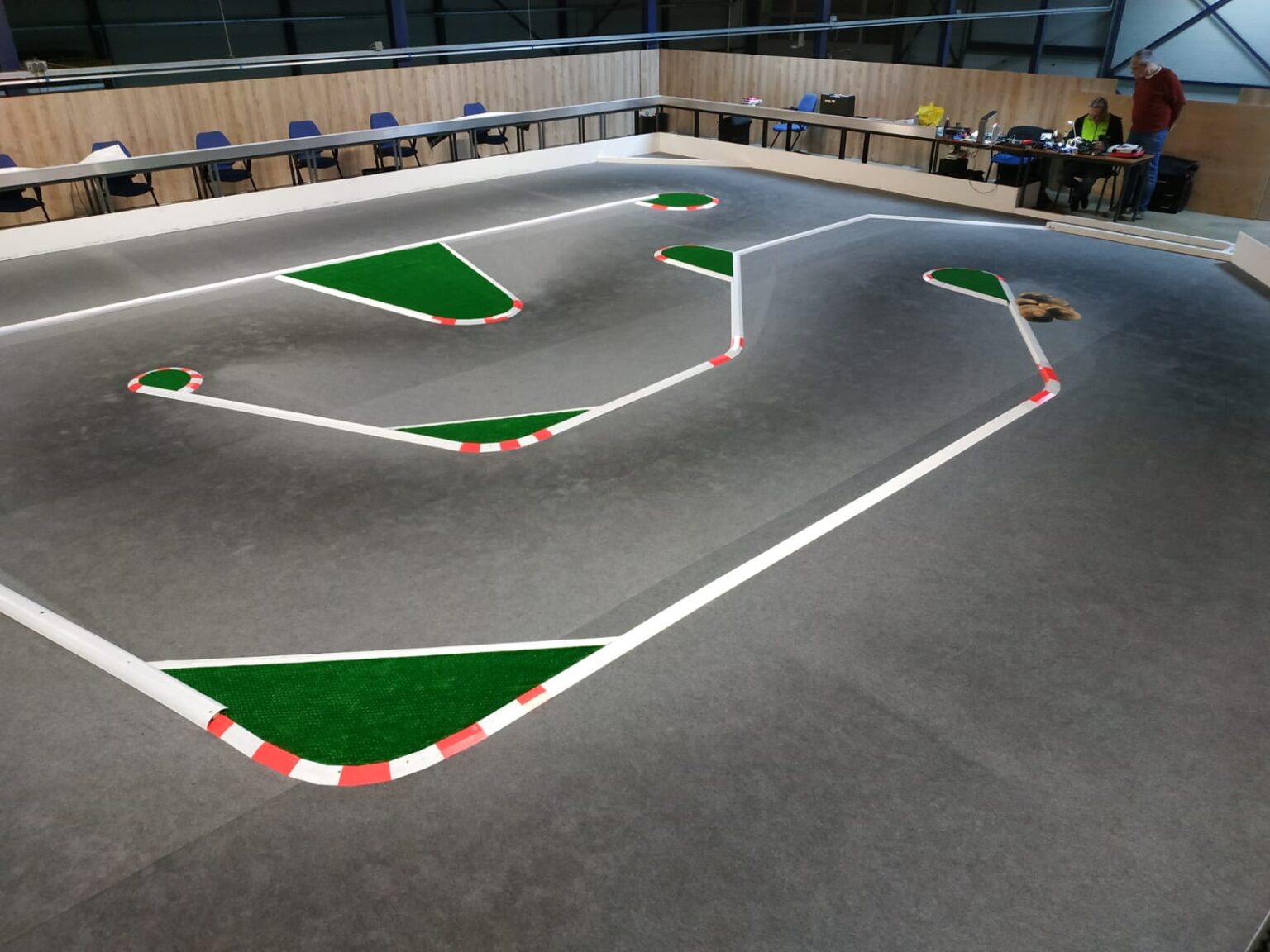 Vernieuwd circuit van RC Indoor Bleiswijk